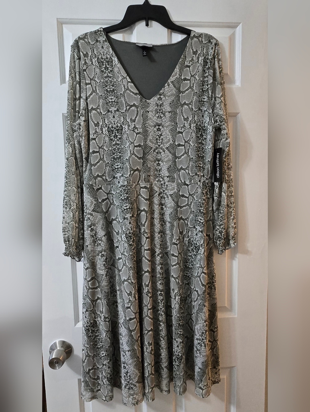 Allison Brittney Snake Print Dress L NWT V-Neck Long Sleeve Stretch Fit & Flare - Picture 1 of 10